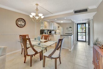 14 Royal Palm Way in Boca Raton, FL - Building Photo - Building Photo