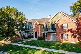 Chantecleer Lakes in Naperville, IL - Building Photo - Primary Photo