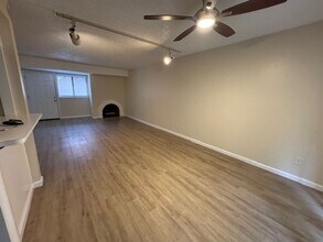 60 Grande Paseo in San Rafael, CA - Building Photo - Building Photo