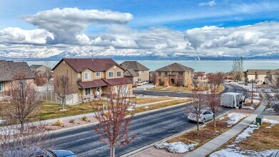 211 W Cooper Ave in Saratoga Springs, UT - Building Photo - Building Photo