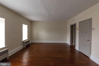 408 W Chelten Ave-Unit -3F in Philadelphia, PA - Foto de edificio - Building Photo