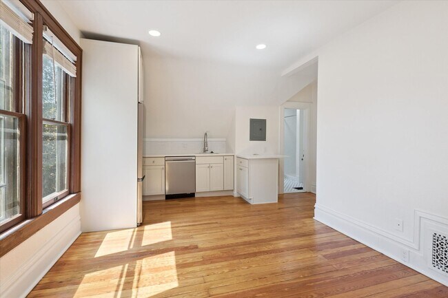 property at 1620 Walnut St