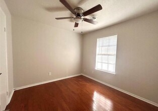 63 S Stony Bridge Cir in Spring, TX - Building Photo - Building Photo