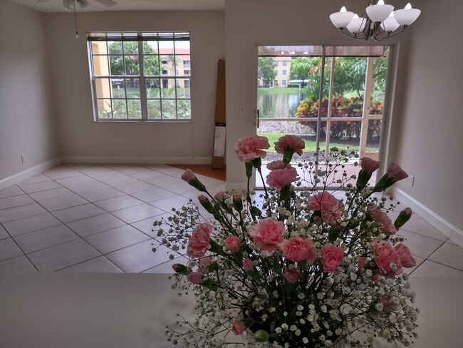 4620 Saint Croix Ln, Unit #9 in Naples, FL - Foto de edificio - Building Photo