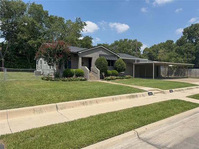 3733 Gene Ln in Fort Worth, TX - Foto de edificio - Building Photo