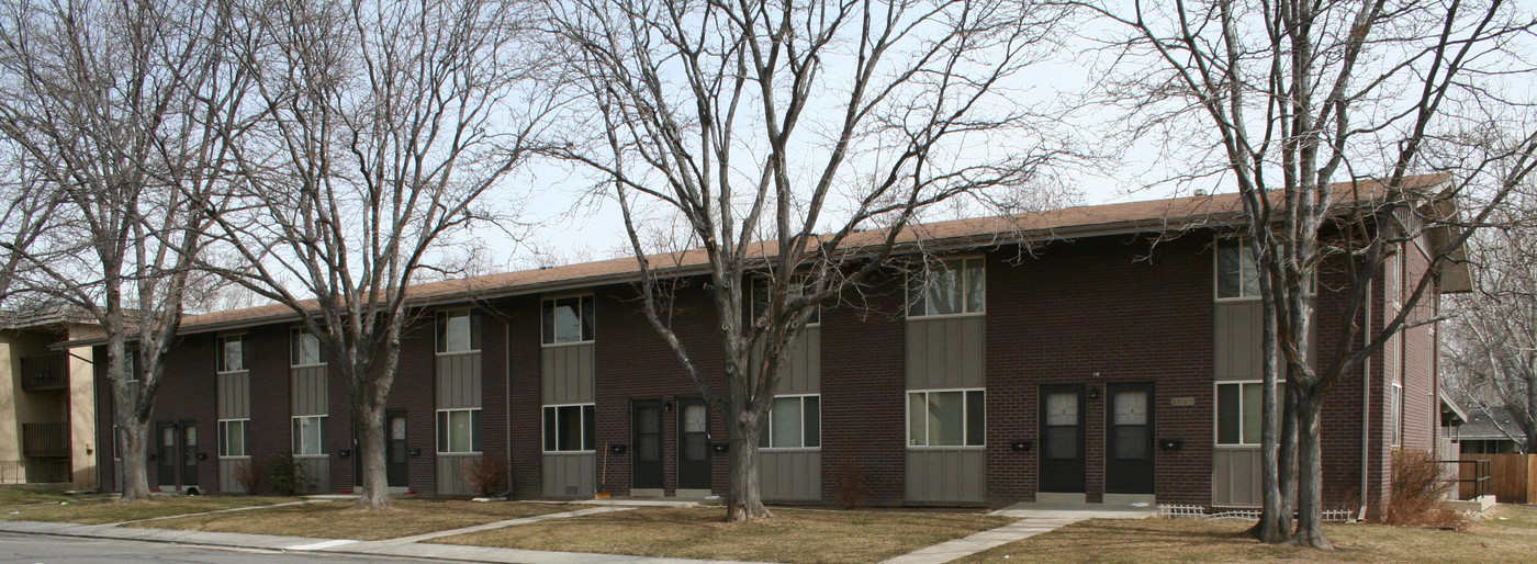 1402 Stuart St in Longmont, CO - Building Photo