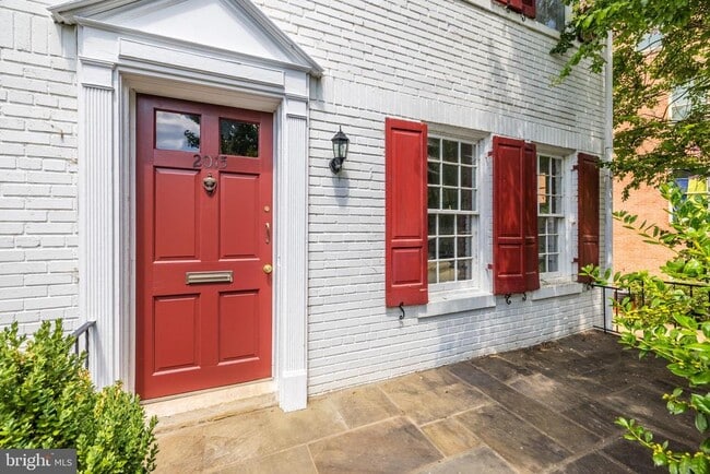 2015 Allen Pl NW in Washington, DC - Building Photo - Building Photo