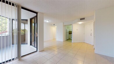8215 SW 152nd Ave in Miami, FL - Building Photo - Building Photo