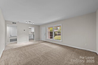 4605 Coronado Dr in Charlotte, NC - Building Photo - Building Photo