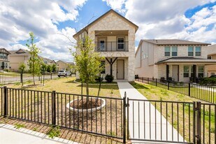 218 Glass Mountains Wy in Dripping Springs, TX - Building Photo