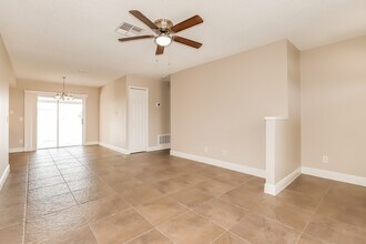 1919 Crown Park Dr in Valrico, FL - Building Photo - Building Photo