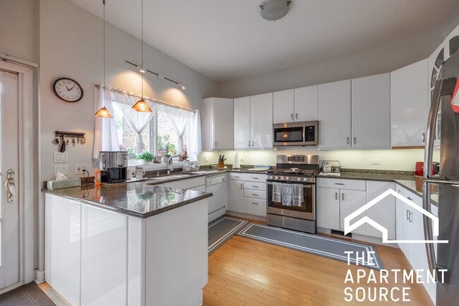 property at 1723 N Wood St