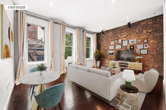 324 E 50th St in New York, NY - Building Photo - Building Photo