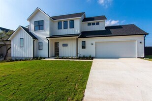 2804 Lawrence Dr in Austin, TX - Building Photo