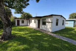 805 NW 12th Ave in Fort Lauderdale, FL - Building Photo