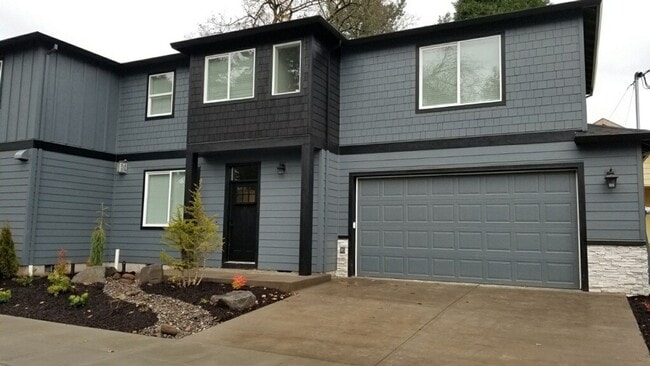 property at 12984 SE Market St