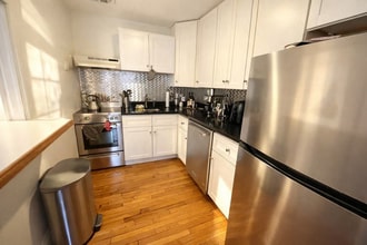 206 Commonwealth Ave, Unit 2 in Boston, MA - Building Photo - Building Photo