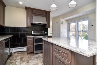 110 Main St in Hopkinton, MA - Building Photo - Building Photo