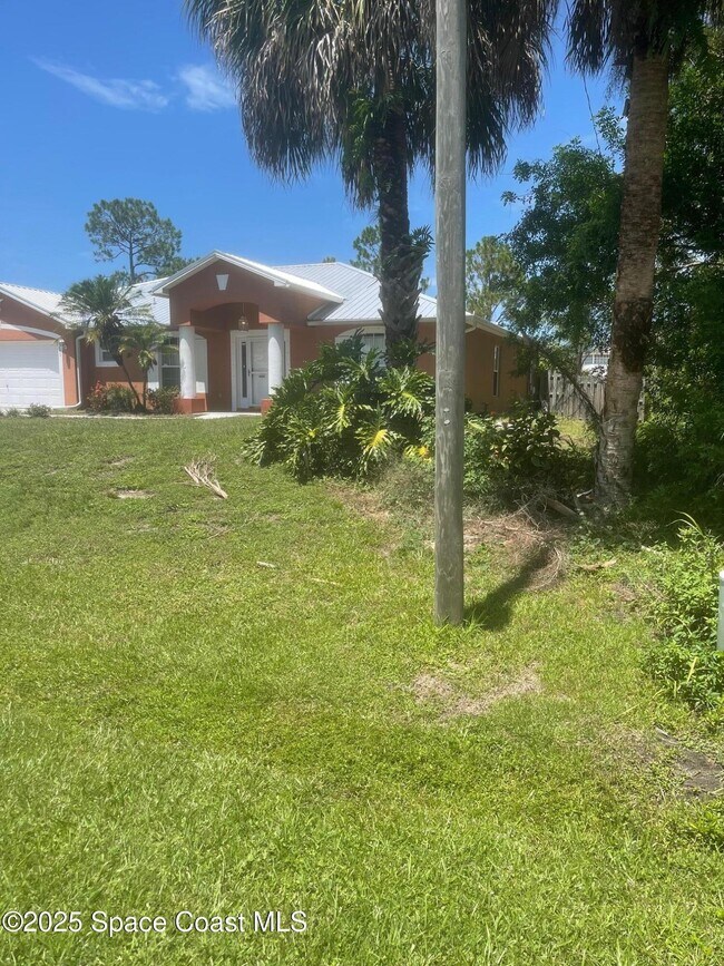 1291 Goode Dr NE in Palm Bay, FL - Building Photo - Building Photo