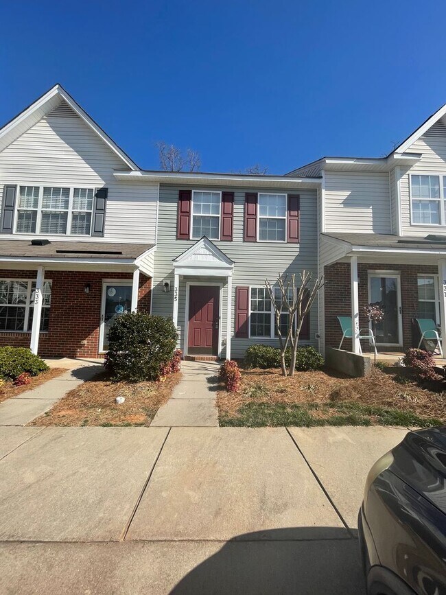 335 Malamute Ln in Greensboro, NC - Building Photo - Building Photo