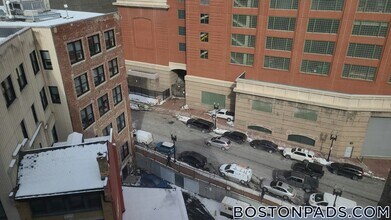 81 Essex St, Unit 86 in Boston, MA - Foto de edificio - Building Photo