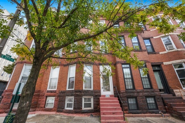 2645 N Charles St, Unit D in Baltimore, MD - Foto de edificio - Building Photo
