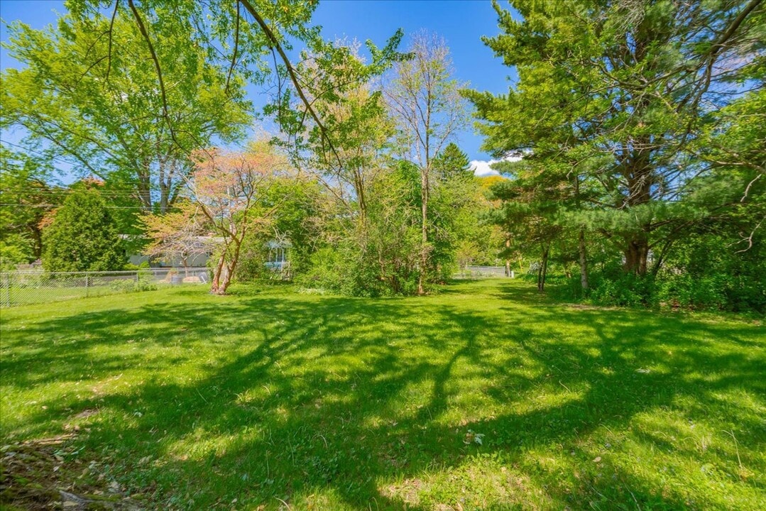 122 S Whitney Way in Madison, WI - Building Photo