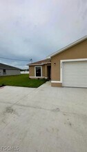 3020 Skyline Blvd in Cape Coral, FL - Building Photo - Building Photo