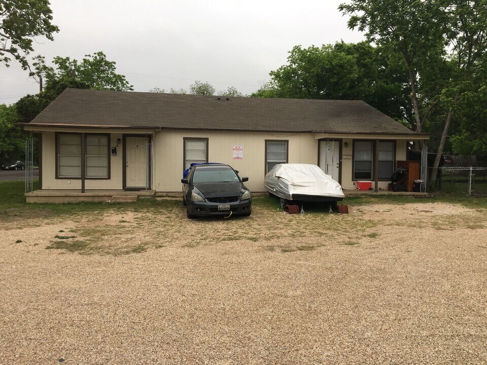 1810 N Gray St in Killeen, TX - Building Photo