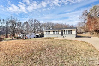 5509 Dallas High Shoals Hwy in Dallas, NC - Building Photo - Building Photo