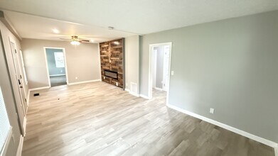 781 Riverside Pkwy in Austell, GA - Building Photo - Building Photo