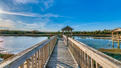 685 County Rd S-22-104 in Pawleys Island, SC - Building Photo - Building Photo