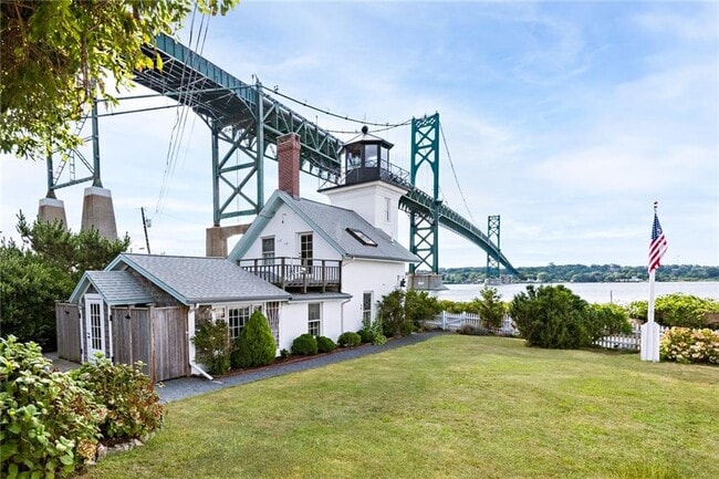 property at 7 Old Ferry Rd