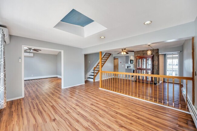 45 Walnut Ln in Hicksville, NY - Foto de edificio - Building Photo