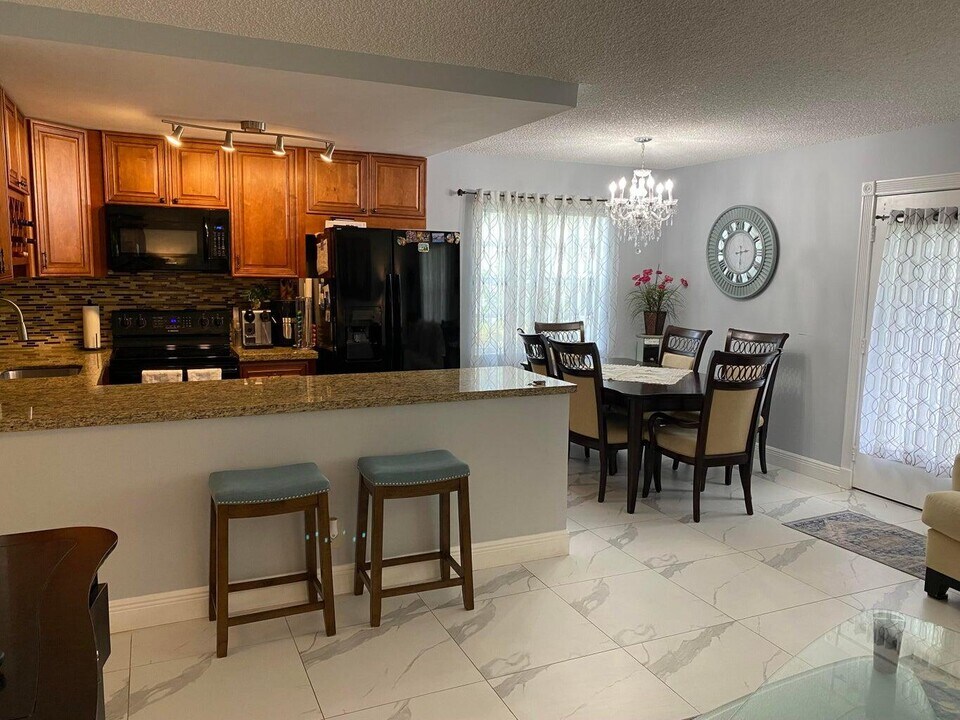 579 Normandy M in Delray Beach, FL - Building Photo