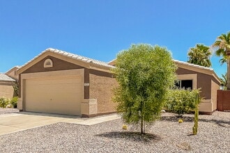 1727 E Palo Blanco Way in Gilbert, AZ - Building Photo - Building Photo