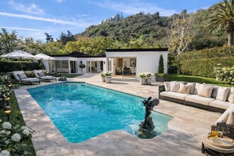 936 Chantilly Rd in Los Angeles, CA - Building Photo - Building Photo