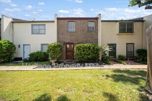 6427 Wurzbach Rd in San Antonio, TX - Building Photo