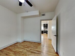 1023 N Madison Ave in Dallas, TX - Building Photo - Building Photo