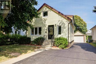 4052 St James Ave in Niagara Falls, ON - Building Photo
