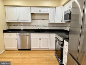 168 Valley Stream Cir in Chesterbrook, PA - Building Photo - Building Photo