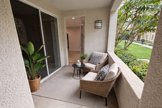 2168 Scholarship, Unit 2168 in Irvine, CA - Foto de edificio - Building Photo