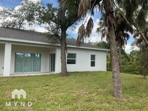 2690 Shabonne Ln in North Port, FL - Building Photo - Building Photo