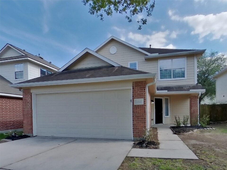 7215 Lazy Summer Ct in Magnolia, TX - Building Photo