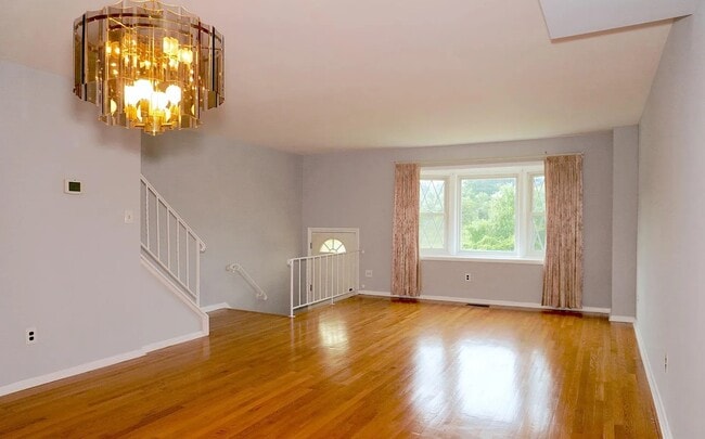 945 Elm Rd in Arbutus, MD - Foto de edificio - Building Photo