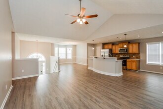 195 Trelawney Dr in Covington, GA - Foto de edificio - Building Photo