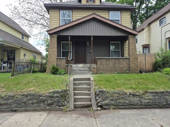 property at 1020 Sigsbee St SE