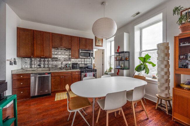 1653 S Throop St, Unit 3N