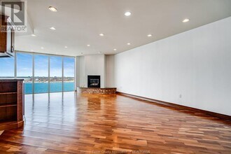 4955 Riverside Dr E in Windsor, ON - Building Photo - Building Photo