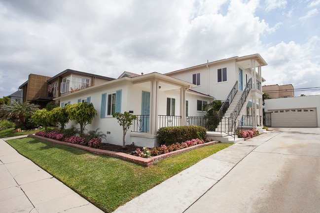 854 Alandele Ave in Los Angeles, CA - Foto de edificio - Building Photo